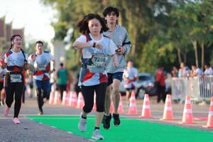 BIB: 7288, 7893
                            <button type="button" onclick="openModal(6501124)" class="btn btn-primary btn-sm float-right btn-popup" data-toggle="modal" data-target=".modal-high-quality">
                        <i class="fas fa-shopping-cart"></i> Add to Cart
                    </button>
                                            <button type="button" onclick="isThisMe(6501124, true)" class="btn btn-success btn-sm float-right btn-popup btn-isme hidden" data-toggle="tooltip" data-placement="bottom" title="นี่คือรูปของคุณใช่ไหม คลิกที่นี่เพื่อเอาเข้าอัลบั้ม">
                        <i class="fas fa-plus"></i> Add to album
                    </button>
                    <button type="button" onclick="isThisMe(6501124, false)" class="btn btn-warning btn-sm float-right btn-popup btn-isnotme hidden">
                        <i class="fas fa-ban"></i> Remove from album
                    </button>