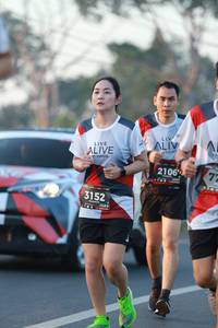 BIB: 2106, 3152
                            <button type="button" onclick="openModal(6446583)" class="btn btn-primary btn-sm float-right btn-popup" data-toggle="modal" data-target=".modal-high-quality">
                        <i class="fas fa-shopping-cart"></i> Add to Cart
                    </button>
                                            <button type="button" onclick="isThisMe(6446583, true)" class="btn btn-success btn-sm float-right btn-popup btn-isme hidden" data-toggle="tooltip" data-placement="bottom" title="นี่คือรูปของคุณใช่ไหม คลิกที่นี่เพื่อเอาเข้าอัลบั้ม">
                        <i class="fas fa-plus"></i> Add to album
                    </button>
                    <button type="button" onclick="isThisMe(6446583, false)" class="btn btn-warning btn-sm float-right btn-popup btn-isnotme hidden">
                        <i class="fas fa-ban"></i> Remove from album
                    </button>