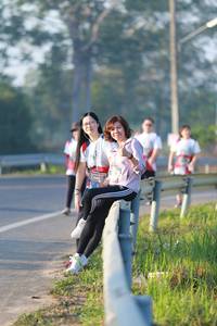 BIB: 
                            <button type="button" onclick="openModal(6451500)" class="btn btn-primary btn-sm float-right btn-popup" data-toggle="modal" data-target=".modal-high-quality">
                        <i class="fas fa-shopping-cart"></i> Add to Cart
                    </button>
                                            <button type="button" onclick="isThisMe(6451500, true)" class="btn btn-success btn-sm float-right btn-popup btn-isme hidden" data-toggle="tooltip" data-placement="bottom" title="นี่คือรูปของคุณใช่ไหม คลิกที่นี่เพื่อเอาเข้าอัลบั้ม">
                        <i class="fas fa-plus"></i> Add to album
                    </button>
                    <button type="button" onclick="isThisMe(6451500, false)" class="btn btn-warning btn-sm float-right btn-popup btn-isnotme hidden">
                        <i class="fas fa-ban"></i> Remove from album
                    </button>