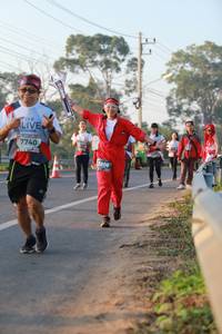 BIB: 7740, 806
                            <button type="button" onclick="openModal(6450205)" class="btn btn-primary btn-sm float-right btn-popup" data-toggle="modal" data-target=".modal-high-quality">
                        <i class="fas fa-shopping-cart"></i> Add to Cart
                    </button>
                                            <button type="button" onclick="isThisMe(6450205, true)" class="btn btn-success btn-sm float-right btn-popup btn-isme hidden" data-toggle="tooltip" data-placement="bottom" title="นี่คือรูปของคุณใช่ไหม คลิกที่นี่เพื่อเอาเข้าอัลบั้ม">
                        <i class="fas fa-plus"></i> Add to album
                    </button>
                    <button type="button" onclick="isThisMe(6450205, false)" class="btn btn-warning btn-sm float-right btn-popup btn-isnotme hidden">
                        <i class="fas fa-ban"></i> Remove from album
                    </button>