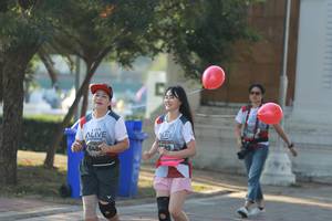 BIB: 648
                            <button type="button" onclick="openModal(6452313)" class="btn btn-primary btn-sm float-right btn-popup" data-toggle="modal" data-target=".modal-high-quality">
                        <i class="fas fa-shopping-cart"></i> Add to Cart
                    </button>
                                            <button type="button" onclick="isThisMe(6452313, true)" class="btn btn-success btn-sm float-right btn-popup btn-isme hidden" data-toggle="tooltip" data-placement="bottom" title="นี่คือรูปของคุณใช่ไหม คลิกที่นี่เพื่อเอาเข้าอัลบั้ม">
                        <i class="fas fa-plus"></i> Add to album
                    </button>
                    <button type="button" onclick="isThisMe(6452313, false)" class="btn btn-warning btn-sm float-right btn-popup btn-isnotme hidden">
                        <i class="fas fa-ban"></i> Remove from album
                    </button>