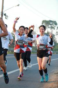 BIB: 088, 7230, 007, 3821, 3865
                            <button type="button" onclick="openModal(6446879)" class="btn btn-primary btn-sm float-right btn-popup" data-toggle="modal" data-target=".modal-high-quality">
                        <i class="fas fa-shopping-cart"></i> Add to Cart
                    </button>
                                            <button type="button" onclick="isThisMe(6446879, true)" class="btn btn-success btn-sm float-right btn-popup btn-isme hidden" data-toggle="tooltip" data-placement="bottom" title="นี่คือรูปของคุณใช่ไหม คลิกที่นี่เพื่อเอาเข้าอัลบั้ม">
                        <i class="fas fa-plus"></i> Add to album
                    </button>
                    <button type="button" onclick="isThisMe(6446879, false)" class="btn btn-warning btn-sm float-right btn-popup btn-isnotme hidden">
                        <i class="fas fa-ban"></i> Remove from album
                    </button>