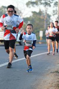 BIB: 7772, 7998
                            <button type="button" onclick="openModal(6448699)" class="btn btn-primary btn-sm float-right btn-popup" data-toggle="modal" data-target=".modal-high-quality">
                        <i class="fas fa-shopping-cart"></i> Add to Cart
                    </button>
                                            <button type="button" onclick="isThisMe(6448699, true)" class="btn btn-success btn-sm float-right btn-popup btn-isme hidden" data-toggle="tooltip" data-placement="bottom" title="นี่คือรูปของคุณใช่ไหม คลิกที่นี่เพื่อเอาเข้าอัลบั้ม">
                        <i class="fas fa-plus"></i> Add to album
                    </button>
                    <button type="button" onclick="isThisMe(6448699, false)" class="btn btn-warning btn-sm float-right btn-popup btn-isnotme hidden">
                        <i class="fas fa-ban"></i> Remove from album
                    </button>