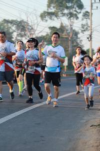 BIB: 817, 6709, 951, 677
                            <button type="button" onclick="openModal(6449377)" class="btn btn-primary btn-sm float-right btn-popup" data-toggle="modal" data-target=".modal-high-quality">
                        <i class="fas fa-shopping-cart"></i> Add to Cart
                    </button>
                                            <button type="button" onclick="isThisMe(6449377, true)" class="btn btn-success btn-sm float-right btn-popup btn-isme hidden" data-toggle="tooltip" data-placement="bottom" title="นี่คือรูปของคุณใช่ไหม คลิกที่นี่เพื่อเอาเข้าอัลบั้ม">
                        <i class="fas fa-plus"></i> Add to album
                    </button>
                    <button type="button" onclick="isThisMe(6449377, false)" class="btn btn-warning btn-sm float-right btn-popup btn-isnotme hidden">
                        <i class="fas fa-ban"></i> Remove from album
                    </button>