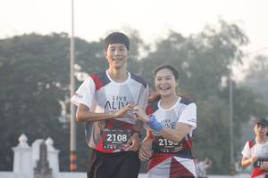 BIB: 2108, 219
                            <button type="button" onclick="openModal(6381654)" class="btn btn-primary btn-sm float-right btn-popup" data-toggle="modal" data-target=".modal-high-quality">
                        <i class="fas fa-shopping-cart"></i> Add to Cart
                    </button>
                                            <button type="button" onclick="isThisMe(6381654, true)" class="btn btn-success btn-sm float-right btn-popup btn-isme hidden" data-toggle="tooltip" data-placement="bottom" title="นี่คือรูปของคุณใช่ไหม คลิกที่นี่เพื่อเอาเข้าอัลบั้ม">
                        <i class="fas fa-plus"></i> Add to album
                    </button>
                    <button type="button" onclick="isThisMe(6381654, false)" class="btn btn-warning btn-sm float-right btn-popup btn-isnotme hidden">
                        <i class="fas fa-ban"></i> Remove from album
                    </button>