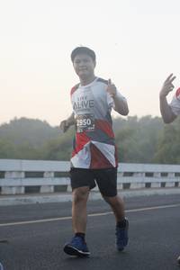 BIB: 2950
                            <button type="button" onclick="openModal(6379509)" class="btn btn-primary btn-sm float-right btn-popup" data-toggle="modal" data-target=".modal-high-quality">
                        <i class="fas fa-shopping-cart"></i> Add to Cart
                    </button>
                                            <button type="button" onclick="isThisMe(6379509, true)" class="btn btn-success btn-sm float-right btn-popup btn-isme hidden" data-toggle="tooltip" data-placement="bottom" title="นี่คือรูปของคุณใช่ไหม คลิกที่นี่เพื่อเอาเข้าอัลบั้ม">
                        <i class="fas fa-plus"></i> Add to album
                    </button>
                    <button type="button" onclick="isThisMe(6379509, false)" class="btn btn-warning btn-sm float-right btn-popup btn-isnotme hidden">
                        <i class="fas fa-ban"></i> Remove from album
                    </button>