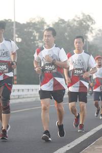 BIB: 2040, 2948
                            <button type="button" onclick="openModal(6378906)" class="btn btn-primary btn-sm float-right btn-popup" data-toggle="modal" data-target=".modal-high-quality">
                        <i class="fas fa-shopping-cart"></i> Add to Cart
                    </button>
                                            <button type="button" onclick="isThisMe(6378906, true)" class="btn btn-success btn-sm float-right btn-popup btn-isme hidden" data-toggle="tooltip" data-placement="bottom" title="นี่คือรูปของคุณใช่ไหม คลิกที่นี่เพื่อเอาเข้าอัลบั้ม">
                        <i class="fas fa-plus"></i> Add to album
                    </button>
                    <button type="button" onclick="isThisMe(6378906, false)" class="btn btn-warning btn-sm float-right btn-popup btn-isnotme hidden">
                        <i class="fas fa-ban"></i> Remove from album
                    </button>