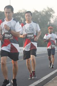 BIB: 2040, 2948, 128, 2015
                            <button type="button" onclick="openModal(6378958)" class="btn btn-primary btn-sm float-right btn-popup" data-toggle="modal" data-target=".modal-high-quality">
                        <i class="fas fa-shopping-cart"></i> Add to Cart
                    </button>
                                            <button type="button" onclick="isThisMe(6378958, true)" class="btn btn-success btn-sm float-right btn-popup btn-isme hidden" data-toggle="tooltip" data-placement="bottom" title="นี่คือรูปของคุณใช่ไหม คลิกที่นี่เพื่อเอาเข้าอัลบั้ม">
                        <i class="fas fa-plus"></i> Add to album
                    </button>
                    <button type="button" onclick="isThisMe(6378958, false)" class="btn btn-warning btn-sm float-right btn-popup btn-isnotme hidden">
                        <i class="fas fa-ban"></i> Remove from album
                    </button>