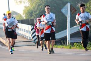 BIB: 7735, 3153, 6127
                            <button type="button" onclick="openModal(6488893)" class="btn btn-primary btn-sm float-right btn-popup" data-toggle="modal" data-target=".modal-high-quality">
                        <i class="fas fa-shopping-cart"></i> Add to Cart
                    </button>
                                            <button type="button" onclick="isThisMe(6488893, true)" class="btn btn-success btn-sm float-right btn-popup btn-isme hidden" data-toggle="tooltip" data-placement="bottom" title="นี่คือรูปของคุณใช่ไหม คลิกที่นี่เพื่อเอาเข้าอัลบั้ม">
                        <i class="fas fa-plus"></i> Add to album
                    </button>
                    <button type="button" onclick="isThisMe(6488893, false)" class="btn btn-warning btn-sm float-right btn-popup btn-isnotme hidden">
                        <i class="fas fa-ban"></i> Remove from album
                    </button>