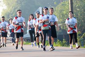 BIB: 6368, 2862, 7434, 6223, 7973
                            <button type="button" onclick="openModal(6497025)" class="btn btn-primary btn-sm float-right btn-popup" data-toggle="modal" data-target=".modal-high-quality">
                        <i class="fas fa-shopping-cart"></i> Add to Cart
                    </button>
                                            <button type="button" onclick="isThisMe(6497025, true)" class="btn btn-success btn-sm float-right btn-popup btn-isme hidden" data-toggle="tooltip" data-placement="bottom" title="นี่คือรูปของคุณใช่ไหม คลิกที่นี่เพื่อเอาเข้าอัลบั้ม">
                        <i class="fas fa-plus"></i> Add to album
                    </button>
                    <button type="button" onclick="isThisMe(6497025, false)" class="btn btn-warning btn-sm float-right btn-popup btn-isnotme hidden">
                        <i class="fas fa-ban"></i> Remove from album
                    </button>