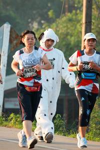 BIB: 385, 6452
                            <button type="button" onclick="openModal(6488416)" class="btn btn-primary btn-sm float-right btn-popup" data-toggle="modal" data-target=".modal-high-quality">
                        <i class="fas fa-shopping-cart"></i> Add to Cart
                    </button>
                                            <button type="button" onclick="isThisMe(6488416, true)" class="btn btn-success btn-sm float-right btn-popup btn-isme hidden" data-toggle="tooltip" data-placement="bottom" title="นี่คือรูปของคุณใช่ไหม คลิกที่นี่เพื่อเอาเข้าอัลบั้ม">
                        <i class="fas fa-plus"></i> Add to album
                    </button>
                    <button type="button" onclick="isThisMe(6488416, false)" class="btn btn-warning btn-sm float-right btn-popup btn-isnotme hidden">
                        <i class="fas fa-ban"></i> Remove from album
                    </button>