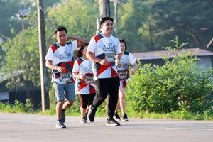 BIB: 7096, 6905, 7505, 7506
                            <button type="button" onclick="openModal(6498297)" class="btn btn-primary btn-sm float-right btn-popup" data-toggle="modal" data-target=".modal-high-quality">
                        <i class="fas fa-shopping-cart"></i> Add to Cart
                    </button>
                                            <button type="button" onclick="isThisMe(6498297, true)" class="btn btn-success btn-sm float-right btn-popup btn-isme hidden" data-toggle="tooltip" data-placement="bottom" title="นี่คือรูปของคุณใช่ไหม คลิกที่นี่เพื่อเอาเข้าอัลบั้ม">
                        <i class="fas fa-plus"></i> Add to album
                    </button>
                    <button type="button" onclick="isThisMe(6498297, false)" class="btn btn-warning btn-sm float-right btn-popup btn-isnotme hidden">
                        <i class="fas fa-ban"></i> Remove from album
                    </button>