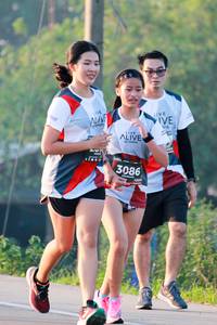 BIB: 3086
                            <button type="button" onclick="openModal(6488444)" class="btn btn-primary btn-sm float-right btn-popup" data-toggle="modal" data-target=".modal-high-quality">
                        <i class="fas fa-shopping-cart"></i> Add to Cart
                    </button>
                                            <button type="button" onclick="isThisMe(6488444, true)" class="btn btn-success btn-sm float-right btn-popup btn-isme hidden" data-toggle="tooltip" data-placement="bottom" title="นี่คือรูปของคุณใช่ไหม คลิกที่นี่เพื่อเอาเข้าอัลบั้ม">
                        <i class="fas fa-plus"></i> Add to album
                    </button>
                    <button type="button" onclick="isThisMe(6488444, false)" class="btn btn-warning btn-sm float-right btn-popup btn-isnotme hidden">
                        <i class="fas fa-ban"></i> Remove from album
                    </button>