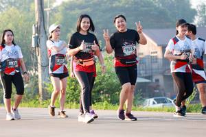 BIB: 7515, 3117, 2917
                            <button type="button" onclick="openModal(6496994)" class="btn btn-primary btn-sm float-right btn-popup" data-toggle="modal" data-target=".modal-high-quality">
                        <i class="fas fa-shopping-cart"></i> Add to Cart
                    </button>
                                            <button type="button" onclick="isThisMe(6496994, true)" class="btn btn-success btn-sm float-right btn-popup btn-isme hidden" data-toggle="tooltip" data-placement="bottom" title="นี่คือรูปของคุณใช่ไหม คลิกที่นี่เพื่อเอาเข้าอัลบั้ม">
                        <i class="fas fa-plus"></i> Add to album
                    </button>
                    <button type="button" onclick="isThisMe(6496994, false)" class="btn btn-warning btn-sm float-right btn-popup btn-isnotme hidden">
                        <i class="fas fa-ban"></i> Remove from album
                    </button>