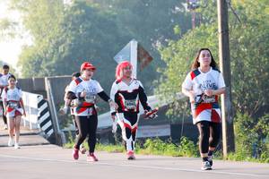 BIB: 6517, 318, 6542
                            <button type="button" onclick="openModal(6498196)" class="btn btn-primary btn-sm float-right btn-popup" data-toggle="modal" data-target=".modal-high-quality">
                        <i class="fas fa-shopping-cart"></i> Add to Cart
                    </button>
                                            <button type="button" onclick="isThisMe(6498196, true)" class="btn btn-success btn-sm float-right btn-popup btn-isme hidden" data-toggle="tooltip" data-placement="bottom" title="นี่คือรูปของคุณใช่ไหม คลิกที่นี่เพื่อเอาเข้าอัลบั้ม">
                        <i class="fas fa-plus"></i> Add to album
                    </button>
                    <button type="button" onclick="isThisMe(6498196, false)" class="btn btn-warning btn-sm float-right btn-popup btn-isnotme hidden">
                        <i class="fas fa-ban"></i> Remove from album
                    </button>