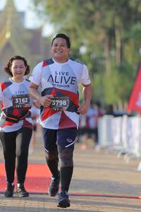 BIB: 3162, 3798
                            <button type="button" onclick="openModal(6428891)" class="btn btn-primary btn-sm float-right btn-popup" data-toggle="modal" data-target=".modal-high-quality">
                        <i class="fas fa-shopping-cart"></i> Add to Cart
                    </button>
                                            <button type="button" onclick="isThisMe(6428891, true)" class="btn btn-success btn-sm float-right btn-popup btn-isme hidden" data-toggle="tooltip" data-placement="bottom" title="นี่คือรูปของคุณใช่ไหม คลิกที่นี่เพื่อเอาเข้าอัลบั้ม">
                        <i class="fas fa-plus"></i> Add to album
                    </button>
                    <button type="button" onclick="isThisMe(6428891, false)" class="btn btn-warning btn-sm float-right btn-popup btn-isnotme hidden">
                        <i class="fas fa-ban"></i> Remove from album
                    </button>