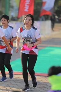 BIB: 7606
                            <button type="button" onclick="openModal(6434919)" class="btn btn-primary btn-sm float-right btn-popup" data-toggle="modal" data-target=".modal-high-quality">
                        <i class="fas fa-shopping-cart"></i> Add to Cart
                    </button>
                                            <button type="button" onclick="isThisMe(6434919, true)" class="btn btn-success btn-sm float-right btn-popup btn-isme hidden" data-toggle="tooltip" data-placement="bottom" title="นี่คือรูปของคุณใช่ไหม คลิกที่นี่เพื่อเอาเข้าอัลบั้ม">
                        <i class="fas fa-plus"></i> Add to album
                    </button>
                    <button type="button" onclick="isThisMe(6434919, false)" class="btn btn-warning btn-sm float-right btn-popup btn-isnotme hidden">
                        <i class="fas fa-ban"></i> Remove from album
                    </button>