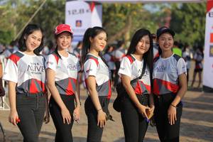 BIB: 128
                            <button type="button" onclick="openModal(6435139)" class="btn btn-primary btn-sm float-right btn-popup" data-toggle="modal" data-target=".modal-high-quality">
                        <i class="fas fa-shopping-cart"></i> Add to Cart
                    </button>
                                            <button type="button" onclick="isThisMe(6435139, true)" class="btn btn-success btn-sm float-right btn-popup btn-isme hidden" data-toggle="tooltip" data-placement="bottom" title="นี่คือรูปของคุณใช่ไหม คลิกที่นี่เพื่อเอาเข้าอัลบั้ม">
                        <i class="fas fa-plus"></i> Add to album
                    </button>
                    <button type="button" onclick="isThisMe(6435139, false)" class="btn btn-warning btn-sm float-right btn-popup btn-isnotme hidden">
                        <i class="fas fa-ban"></i> Remove from album
                    </button>