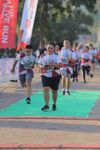 BIB: 7741
                            <button type="button" onclick="openModal(6428445)" class="btn btn-primary btn-sm float-right btn-popup" data-toggle="modal" data-target=".modal-high-quality">
                        <i class="fas fa-shopping-cart"></i> Add to Cart
                    </button>
                                            <button type="button" onclick="isThisMe(6428445, true)" class="btn btn-success btn-sm float-right btn-popup btn-isme hidden" data-toggle="tooltip" data-placement="bottom" title="นี่คือรูปของคุณใช่ไหม คลิกที่นี่เพื่อเอาเข้าอัลบั้ม">
                        <i class="fas fa-plus"></i> Add to album
                    </button>
                    <button type="button" onclick="isThisMe(6428445, false)" class="btn btn-warning btn-sm float-right btn-popup btn-isnotme hidden">
                        <i class="fas fa-ban"></i> Remove from album
                    </button>