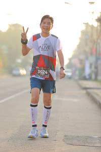 BIB: 3624
                            <button type="button" onclick="openModal(6424213)" class="btn btn-primary btn-sm float-right btn-popup" data-toggle="modal" data-target=".modal-high-quality">
                        <i class="fas fa-shopping-cart"></i> Add to Cart
                    </button>
                                            <button type="button" onclick="isThisMe(6424213, true)" class="btn btn-success btn-sm float-right btn-popup btn-isme hidden" data-toggle="tooltip" data-placement="bottom" title="นี่คือรูปของคุณใช่ไหม คลิกที่นี่เพื่อเอาเข้าอัลบั้ม">
                        <i class="fas fa-plus"></i> Add to album
                    </button>
                    <button type="button" onclick="isThisMe(6424213, false)" class="btn btn-warning btn-sm float-right btn-popup btn-isnotme hidden">
                        <i class="fas fa-ban"></i> Remove from album
                    </button>