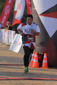 BIB: 3060
                            <button type="button" onclick="openModal(6428581)" class="btn btn-primary btn-sm float-right btn-popup" data-toggle="modal" data-target=".modal-high-quality">
                        <i class="fas fa-shopping-cart"></i> Add to Cart
                    </button>
                                            <button type="button" onclick="isThisMe(6428581, true)" class="btn btn-success btn-sm float-right btn-popup btn-isme hidden" data-toggle="tooltip" data-placement="bottom" title="นี่คือรูปของคุณใช่ไหม คลิกที่นี่เพื่อเอาเข้าอัลบั้ม">
                        <i class="fas fa-plus"></i> Add to album
                    </button>
                    <button type="button" onclick="isThisMe(6428581, false)" class="btn btn-warning btn-sm float-right btn-popup btn-isnotme hidden">
                        <i class="fas fa-ban"></i> Remove from album
                    </button>