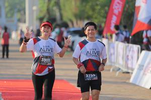 BIB: 3901, 3755
                            <button type="button" onclick="openModal(6432738)" class="btn btn-primary btn-sm float-right btn-popup" data-toggle="modal" data-target=".modal-high-quality">
                        <i class="fas fa-shopping-cart"></i> Add to Cart
                    </button>
                                            <button type="button" onclick="isThisMe(6432738, true)" class="btn btn-success btn-sm float-right btn-popup btn-isme hidden" data-toggle="tooltip" data-placement="bottom" title="นี่คือรูปของคุณใช่ไหม คลิกที่นี่เพื่อเอาเข้าอัลบั้ม">
                        <i class="fas fa-plus"></i> Add to album
                    </button>
                    <button type="button" onclick="isThisMe(6432738, false)" class="btn btn-warning btn-sm float-right btn-popup btn-isnotme hidden">
                        <i class="fas fa-ban"></i> Remove from album
                    </button>