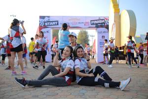 BIB: 128, 635
                            <button type="button" onclick="openModal(6425927)" class="btn btn-primary btn-sm float-right btn-popup" data-toggle="modal" data-target=".modal-high-quality">
                        <i class="fas fa-shopping-cart"></i> Add to Cart
                    </button>
                                            <button type="button" onclick="isThisMe(6425927, true)" class="btn btn-success btn-sm float-right btn-popup btn-isme hidden" data-toggle="tooltip" data-placement="bottom" title="นี่คือรูปของคุณใช่ไหม คลิกที่นี่เพื่อเอาเข้าอัลบั้ม">
                        <i class="fas fa-plus"></i> Add to album
                    </button>
                    <button type="button" onclick="isThisMe(6425927, false)" class="btn btn-warning btn-sm float-right btn-popup btn-isnotme hidden">
                        <i class="fas fa-ban"></i> Remove from album
                    </button>