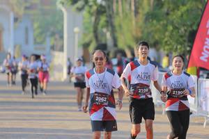 BIB: 2108, 2190, 2062
                            <button type="button" onclick="openModal(6427462)" class="btn btn-primary btn-sm float-right btn-popup" data-toggle="modal" data-target=".modal-high-quality">
                        <i class="fas fa-shopping-cart"></i> Add to Cart
                    </button>
                                            <button type="button" onclick="isThisMe(6427462, true)" class="btn btn-success btn-sm float-right btn-popup btn-isme hidden" data-toggle="tooltip" data-placement="bottom" title="นี่คือรูปของคุณใช่ไหม คลิกที่นี่เพื่อเอาเข้าอัลบั้ม">
                        <i class="fas fa-plus"></i> Add to album
                    </button>
                    <button type="button" onclick="isThisMe(6427462, false)" class="btn btn-warning btn-sm float-right btn-popup btn-isnotme hidden">
                        <i class="fas fa-ban"></i> Remove from album
                    </button>