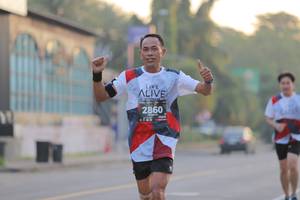 BIB: 2860
                            <button type="button" onclick="openModal(6410236)" class="btn btn-primary btn-sm float-right btn-popup" data-toggle="modal" data-target=".modal-high-quality">
                        <i class="fas fa-shopping-cart"></i> Add to Cart
                    </button>
                                            <button type="button" onclick="isThisMe(6410236, true)" class="btn btn-success btn-sm float-right btn-popup btn-isme hidden" data-toggle="tooltip" data-placement="bottom" title="นี่คือรูปของคุณใช่ไหม คลิกที่นี่เพื่อเอาเข้าอัลบั้ม">
                        <i class="fas fa-plus"></i> Add to album
                    </button>
                    <button type="button" onclick="isThisMe(6410236, false)" class="btn btn-warning btn-sm float-right btn-popup btn-isnotme hidden">
                        <i class="fas fa-ban"></i> Remove from album
                    </button>