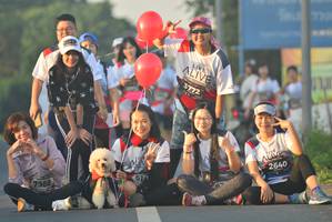 BIB: 3772, 2640, 7988
                            <button type="button" onclick="openModal(6403137)" class="btn btn-primary btn-sm float-right btn-popup" data-toggle="modal" data-target=".modal-high-quality">
                        <i class="fas fa-shopping-cart"></i> Add to Cart
                    </button>
                                            <button type="button" onclick="isThisMe(6403137, true)" class="btn btn-success btn-sm float-right btn-popup btn-isme hidden" data-toggle="tooltip" data-placement="bottom" title="นี่คือรูปของคุณใช่ไหม คลิกที่นี่เพื่อเอาเข้าอัลบั้ม">
                        <i class="fas fa-plus"></i> Add to album
                    </button>
                    <button type="button" onclick="isThisMe(6403137, false)" class="btn btn-warning btn-sm float-right btn-popup btn-isnotme hidden">
                        <i class="fas fa-ban"></i> Remove from album
                    </button>