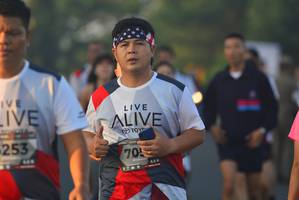 BIB: 253
                            <button type="button" onclick="openModal(6414375)" class="btn btn-primary btn-sm float-right btn-popup" data-toggle="modal" data-target=".modal-high-quality">
                        <i class="fas fa-shopping-cart"></i> Add to Cart
                    </button>
                                            <button type="button" onclick="isThisMe(6414375, true)" class="btn btn-success btn-sm float-right btn-popup btn-isme hidden" data-toggle="tooltip" data-placement="bottom" title="นี่คือรูปของคุณใช่ไหม คลิกที่นี่เพื่อเอาเข้าอัลบั้ม">
                        <i class="fas fa-plus"></i> Add to album
                    </button>
                    <button type="button" onclick="isThisMe(6414375, false)" class="btn btn-warning btn-sm float-right btn-popup btn-isnotme hidden">
                        <i class="fas fa-ban"></i> Remove from album
                    </button>