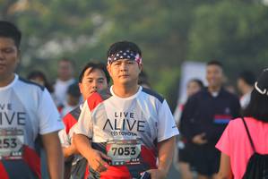 BIB: 7053
                            <button type="button" onclick="openModal(6414339)" class="btn btn-primary btn-sm float-right btn-popup" data-toggle="modal" data-target=".modal-high-quality">
                        <i class="fas fa-shopping-cart"></i> Add to Cart
                    </button>
                                            <button type="button" onclick="isThisMe(6414339, true)" class="btn btn-success btn-sm float-right btn-popup btn-isme hidden" data-toggle="tooltip" data-placement="bottom" title="นี่คือรูปของคุณใช่ไหม คลิกที่นี่เพื่อเอาเข้าอัลบั้ม">
                        <i class="fas fa-plus"></i> Add to album
                    </button>
                    <button type="button" onclick="isThisMe(6414339, false)" class="btn btn-warning btn-sm float-right btn-popup btn-isnotme hidden">
                        <i class="fas fa-ban"></i> Remove from album
                    </button>