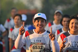 BIB: 6532
                            <button type="button" onclick="openModal(6413310)" class="btn btn-primary btn-sm float-right btn-popup" data-toggle="modal" data-target=".modal-high-quality">
                        <i class="fas fa-shopping-cart"></i> Add to Cart
                    </button>
                                            <button type="button" onclick="isThisMe(6413310, true)" class="btn btn-success btn-sm float-right btn-popup btn-isme hidden" data-toggle="tooltip" data-placement="bottom" title="นี่คือรูปของคุณใช่ไหม คลิกที่นี่เพื่อเอาเข้าอัลบั้ม">
                        <i class="fas fa-plus"></i> Add to album
                    </button>
                    <button type="button" onclick="isThisMe(6413310, false)" class="btn btn-warning btn-sm float-right btn-popup btn-isnotme hidden">
                        <i class="fas fa-ban"></i> Remove from album
                    </button>