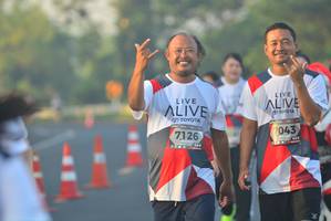 BIB: 043, 7126
                            <button type="button" onclick="openModal(6404364)" class="btn btn-primary btn-sm float-right btn-popup" data-toggle="modal" data-target=".modal-high-quality">
                        <i class="fas fa-shopping-cart"></i> Add to Cart
                    </button>
                                            <button type="button" onclick="isThisMe(6404364, true)" class="btn btn-success btn-sm float-right btn-popup btn-isme hidden" data-toggle="tooltip" data-placement="bottom" title="นี่คือรูปของคุณใช่ไหม คลิกที่นี่เพื่อเอาเข้าอัลบั้ม">
                        <i class="fas fa-plus"></i> Add to album
                    </button>
                    <button type="button" onclick="isThisMe(6404364, false)" class="btn btn-warning btn-sm float-right btn-popup btn-isnotme hidden">
                        <i class="fas fa-ban"></i> Remove from album
                    </button>