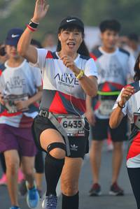 BIB: 6435
                            <button type="button" onclick="openModal(6412649)" class="btn btn-primary btn-sm float-right btn-popup" data-toggle="modal" data-target=".modal-high-quality">
                        <i class="fas fa-shopping-cart"></i> Add to Cart
                    </button>
                                            <button type="button" onclick="isThisMe(6412649, true)" class="btn btn-success btn-sm float-right btn-popup btn-isme hidden" data-toggle="tooltip" data-placement="bottom" title="นี่คือรูปของคุณใช่ไหม คลิกที่นี่เพื่อเอาเข้าอัลบั้ม">
                        <i class="fas fa-plus"></i> Add to album
                    </button>
                    <button type="button" onclick="isThisMe(6412649, false)" class="btn btn-warning btn-sm float-right btn-popup btn-isnotme hidden">
                        <i class="fas fa-ban"></i> Remove from album
                    </button>