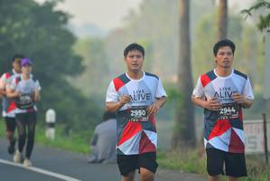 BIB: 2950, 2944
                            <button type="button" onclick="openModal(6403893)" class="btn btn-primary btn-sm float-right btn-popup" data-toggle="modal" data-target=".modal-high-quality">
                        <i class="fas fa-shopping-cart"></i> Add to Cart
                    </button>
                                            <button type="button" onclick="isThisMe(6403893, true)" class="btn btn-success btn-sm float-right btn-popup btn-isme hidden" data-toggle="tooltip" data-placement="bottom" title="นี่คือรูปของคุณใช่ไหม คลิกที่นี่เพื่อเอาเข้าอัลบั้ม">
                        <i class="fas fa-plus"></i> Add to album
                    </button>
                    <button type="button" onclick="isThisMe(6403893, false)" class="btn btn-warning btn-sm float-right btn-popup btn-isnotme hidden">
                        <i class="fas fa-ban"></i> Remove from album
                    </button>