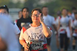 BIB: 7542
                            <button type="button" onclick="openModal(6415910)" class="btn btn-primary btn-sm float-right btn-popup" data-toggle="modal" data-target=".modal-high-quality">
                        <i class="fas fa-shopping-cart"></i> Add to Cart
                    </button>
                                            <button type="button" onclick="isThisMe(6415910, true)" class="btn btn-success btn-sm float-right btn-popup btn-isme hidden" data-toggle="tooltip" data-placement="bottom" title="นี่คือรูปของคุณใช่ไหม คลิกที่นี่เพื่อเอาเข้าอัลบั้ม">
                        <i class="fas fa-plus"></i> Add to album
                    </button>
                    <button type="button" onclick="isThisMe(6415910, false)" class="btn btn-warning btn-sm float-right btn-popup btn-isnotme hidden">
                        <i class="fas fa-ban"></i> Remove from album
                    </button>