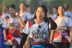 BIB: 6512
                            <button type="button" onclick="openModal(6416233)" class="btn btn-primary btn-sm float-right btn-popup" data-toggle="modal" data-target=".modal-high-quality">
                        <i class="fas fa-shopping-cart"></i> Add to Cart
                    </button>
                                            <button type="button" onclick="isThisMe(6416233, true)" class="btn btn-success btn-sm float-right btn-popup btn-isme hidden" data-toggle="tooltip" data-placement="bottom" title="นี่คือรูปของคุณใช่ไหม คลิกที่นี่เพื่อเอาเข้าอัลบั้ม">
                        <i class="fas fa-plus"></i> Add to album
                    </button>
                    <button type="button" onclick="isThisMe(6416233, false)" class="btn btn-warning btn-sm float-right btn-popup btn-isnotme hidden">
                        <i class="fas fa-ban"></i> Remove from album
                    </button>