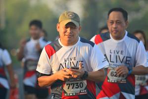 BIB: 624, 7730
                            <button type="button" onclick="openModal(6414685)" class="btn btn-primary btn-sm float-right btn-popup" data-toggle="modal" data-target=".modal-high-quality">
                        <i class="fas fa-shopping-cart"></i> Add to Cart
                    </button>
                                            <button type="button" onclick="isThisMe(6414685, true)" class="btn btn-success btn-sm float-right btn-popup btn-isme hidden" data-toggle="tooltip" data-placement="bottom" title="นี่คือรูปของคุณใช่ไหม คลิกที่นี่เพื่อเอาเข้าอัลบั้ม">
                        <i class="fas fa-plus"></i> Add to album
                    </button>
                    <button type="button" onclick="isThisMe(6414685, false)" class="btn btn-warning btn-sm float-right btn-popup btn-isnotme hidden">
                        <i class="fas fa-ban"></i> Remove from album
                    </button>