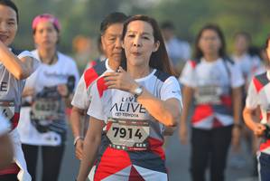 BIB: 7914
                            <button type="button" onclick="openModal(6415966)" class="btn btn-primary btn-sm float-right btn-popup" data-toggle="modal" data-target=".modal-high-quality">
                        <i class="fas fa-shopping-cart"></i> Add to Cart
                    </button>
                                            <button type="button" onclick="isThisMe(6415966, true)" class="btn btn-success btn-sm float-right btn-popup btn-isme hidden" data-toggle="tooltip" data-placement="bottom" title="นี่คือรูปของคุณใช่ไหม คลิกที่นี่เพื่อเอาเข้าอัลบั้ม">
                        <i class="fas fa-plus"></i> Add to album
                    </button>
                    <button type="button" onclick="isThisMe(6415966, false)" class="btn btn-warning btn-sm float-right btn-popup btn-isnotme hidden">
                        <i class="fas fa-ban"></i> Remove from album
                    </button>