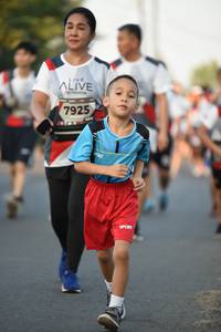 BIB: 7925
                            <button type="button" onclick="openModal(6383891)" class="btn btn-primary btn-sm float-right btn-popup" data-toggle="modal" data-target=".modal-high-quality">
                        <i class="fas fa-shopping-cart"></i> Add to Cart
                    </button>
                                            <button type="button" onclick="isThisMe(6383891, true)" class="btn btn-success btn-sm float-right btn-popup btn-isme hidden" data-toggle="tooltip" data-placement="bottom" title="นี่คือรูปของคุณใช่ไหม คลิกที่นี่เพื่อเอาเข้าอัลบั้ม">
                        <i class="fas fa-plus"></i> Add to album
                    </button>
                    <button type="button" onclick="isThisMe(6383891, false)" class="btn btn-warning btn-sm float-right btn-popup btn-isnotme hidden">
                        <i class="fas fa-ban"></i> Remove from album
                    </button>