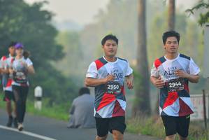 BIB: 2950, 2944
                            <button type="button" onclick="openModal(6404121)" class="btn btn-primary btn-sm float-right btn-popup" data-toggle="modal" data-target=".modal-high-quality">
                        <i class="fas fa-shopping-cart"></i> Add to Cart
                    </button>
                                            <button type="button" onclick="isThisMe(6404121, true)" class="btn btn-success btn-sm float-right btn-popup btn-isme hidden" data-toggle="tooltip" data-placement="bottom" title="นี่คือรูปของคุณใช่ไหม คลิกที่นี่เพื่อเอาเข้าอัลบั้ม">
                        <i class="fas fa-plus"></i> Add to album
                    </button>
                    <button type="button" onclick="isThisMe(6404121, false)" class="btn btn-warning btn-sm float-right btn-popup btn-isnotme hidden">
                        <i class="fas fa-ban"></i> Remove from album
                    </button>