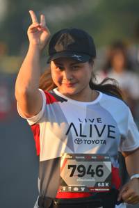 BIB: 2019, 7946
                            <button type="button" onclick="openModal(6403436)" class="btn btn-primary btn-sm float-right btn-popup" data-toggle="modal" data-target=".modal-high-quality">
                        <i class="fas fa-shopping-cart"></i> Add to Cart
                    </button>
                                            <button type="button" onclick="isThisMe(6403436, true)" class="btn btn-success btn-sm float-right btn-popup btn-isme hidden" data-toggle="tooltip" data-placement="bottom" title="นี่คือรูปของคุณใช่ไหม คลิกที่นี่เพื่อเอาเข้าอัลบั้ม">
                        <i class="fas fa-plus"></i> Add to album
                    </button>
                    <button type="button" onclick="isThisMe(6403436, false)" class="btn btn-warning btn-sm float-right btn-popup btn-isnotme hidden">
                        <i class="fas fa-ban"></i> Remove from album
                    </button>