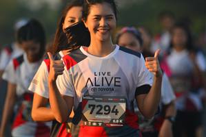 BIB: 2019, 7294
                            <button type="button" onclick="openModal(6413342)" class="btn btn-primary btn-sm float-right btn-popup" data-toggle="modal" data-target=".modal-high-quality">
                        <i class="fas fa-shopping-cart"></i> Add to Cart
                    </button>
                                            <button type="button" onclick="isThisMe(6413342, true)" class="btn btn-success btn-sm float-right btn-popup btn-isme hidden" data-toggle="tooltip" data-placement="bottom" title="นี่คือรูปของคุณใช่ไหม คลิกที่นี่เพื่อเอาเข้าอัลบั้ม">
                        <i class="fas fa-plus"></i> Add to album
                    </button>
                    <button type="button" onclick="isThisMe(6413342, false)" class="btn btn-warning btn-sm float-right btn-popup btn-isnotme hidden">
                        <i class="fas fa-ban"></i> Remove from album
                    </button>