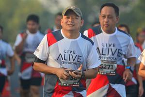 BIB: 5271
                            <button type="button" onclick="openModal(6414678)" class="btn btn-primary btn-sm float-right btn-popup" data-toggle="modal" data-target=".modal-high-quality">
                        <i class="fas fa-shopping-cart"></i> Add to Cart
                    </button>
                                            <button type="button" onclick="isThisMe(6414678, true)" class="btn btn-success btn-sm float-right btn-popup btn-isme hidden" data-toggle="tooltip" data-placement="bottom" title="นี่คือรูปของคุณใช่ไหม คลิกที่นี่เพื่อเอาเข้าอัลบั้ม">
                        <i class="fas fa-plus"></i> Add to album
                    </button>
                    <button type="button" onclick="isThisMe(6414678, false)" class="btn btn-warning btn-sm float-right btn-popup btn-isnotme hidden">
                        <i class="fas fa-ban"></i> Remove from album
                    </button>