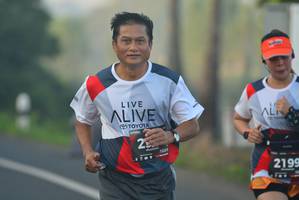 BIB: 124, 2199
                            <button type="button" onclick="openModal(6412353)" class="btn btn-primary btn-sm float-right btn-popup" data-toggle="modal" data-target=".modal-high-quality">
                        <i class="fas fa-shopping-cart"></i> Add to Cart
                    </button>
                                            <button type="button" onclick="isThisMe(6412353, true)" class="btn btn-success btn-sm float-right btn-popup btn-isme hidden" data-toggle="tooltip" data-placement="bottom" title="นี่คือรูปของคุณใช่ไหม คลิกที่นี่เพื่อเอาเข้าอัลบั้ม">
                        <i class="fas fa-plus"></i> Add to album
                    </button>
                    <button type="button" onclick="isThisMe(6412353, false)" class="btn btn-warning btn-sm float-right btn-popup btn-isnotme hidden">
                        <i class="fas fa-ban"></i> Remove from album
                    </button>