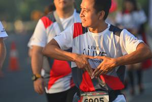 BIB: 201, 905
                            <button type="button" onclick="openModal(6404849)" class="btn btn-primary btn-sm float-right btn-popup" data-toggle="modal" data-target=".modal-high-quality">
                        <i class="fas fa-shopping-cart"></i> Add to Cart
                    </button>
                                            <button type="button" onclick="isThisMe(6404849, true)" class="btn btn-success btn-sm float-right btn-popup btn-isme hidden" data-toggle="tooltip" data-placement="bottom" title="นี่คือรูปของคุณใช่ไหม คลิกที่นี่เพื่อเอาเข้าอัลบั้ม">
                        <i class="fas fa-plus"></i> Add to album
                    </button>
                    <button type="button" onclick="isThisMe(6404849, false)" class="btn btn-warning btn-sm float-right btn-popup btn-isnotme hidden">
                        <i class="fas fa-ban"></i> Remove from album
                    </button>