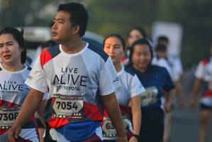 BIB: 7054, 7308
                            <button type="button" onclick="openModal(6413453)" class="btn btn-primary btn-sm float-right btn-popup" data-toggle="modal" data-target=".modal-high-quality">
                        <i class="fas fa-shopping-cart"></i> Add to Cart
                    </button>
                                            <button type="button" onclick="isThisMe(6413453, true)" class="btn btn-success btn-sm float-right btn-popup btn-isme hidden" data-toggle="tooltip" data-placement="bottom" title="นี่คือรูปของคุณใช่ไหม คลิกที่นี่เพื่อเอาเข้าอัลบั้ม">
                        <i class="fas fa-plus"></i> Add to album
                    </button>
                    <button type="button" onclick="isThisMe(6413453, false)" class="btn btn-warning btn-sm float-right btn-popup btn-isnotme hidden">
                        <i class="fas fa-ban"></i> Remove from album
                    </button>