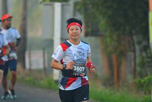 BIB: 3607
                            <button type="button" onclick="openModal(6403064)" class="btn btn-primary btn-sm float-right btn-popup" data-toggle="modal" data-target=".modal-high-quality">
                        <i class="fas fa-shopping-cart"></i> Add to Cart
                    </button>
                                            <button type="button" onclick="isThisMe(6403064, true)" class="btn btn-success btn-sm float-right btn-popup btn-isme hidden" data-toggle="tooltip" data-placement="bottom" title="นี่คือรูปของคุณใช่ไหม คลิกที่นี่เพื่อเอาเข้าอัลบั้ม">
                        <i class="fas fa-plus"></i> Add to album
                    </button>
                    <button type="button" onclick="isThisMe(6403064, false)" class="btn btn-warning btn-sm float-right btn-popup btn-isnotme hidden">
                        <i class="fas fa-ban"></i> Remove from album
                    </button>