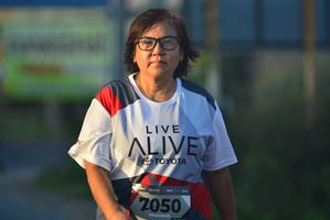 BIB: 050
                            <button type="button" onclick="openModal(6418535)" class="btn btn-primary btn-sm float-right btn-popup" data-toggle="modal" data-target=".modal-high-quality">
                        <i class="fas fa-shopping-cart"></i> Add to Cart
                    </button>
                                            <button type="button" onclick="isThisMe(6418535, true)" class="btn btn-success btn-sm float-right btn-popup btn-isme hidden" data-toggle="tooltip" data-placement="bottom" title="นี่คือรูปของคุณใช่ไหม คลิกที่นี่เพื่อเอาเข้าอัลบั้ม">
                        <i class="fas fa-plus"></i> Add to album
                    </button>
                    <button type="button" onclick="isThisMe(6418535, false)" class="btn btn-warning btn-sm float-right btn-popup btn-isnotme hidden">
                        <i class="fas fa-ban"></i> Remove from album
                    </button>